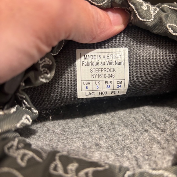 Sorel Kids Steeprock Winter Boots Gray Size 6 - Picture 9 of 9